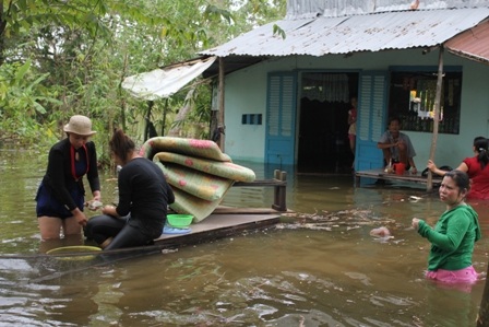Cuộc sống của người dân bị đảo lộn