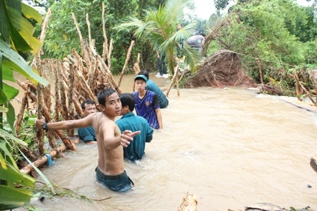 Huy động lực lượng tại chỗ để khắc phục sự cố