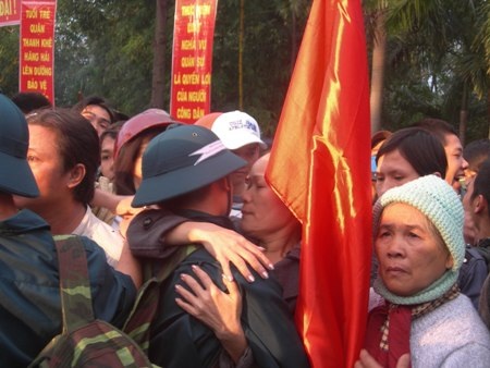 Hàng nghìn thanh niên hăng hái lên đường nhập ngũ - 5