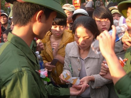 Hàng nghìn thanh niên hăng hái lên đường nhập ngũ - 6