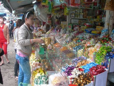 Phạt hơn 400 trường hợp vi phạm kinh doanh hàng hóa - 1