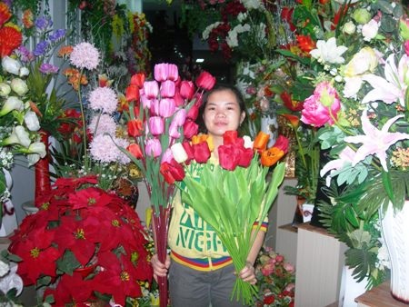 Hoa giả hối hả vào mùa Tết  - 12