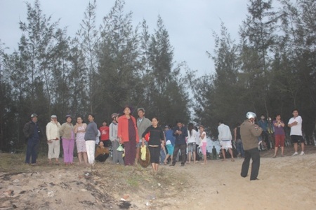 Phát hiện xác một người đàn ông trôi dạt vào bãi biển