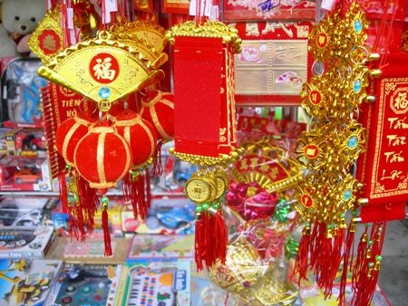 Rộn ràng hàng trang trí Tết - 13
