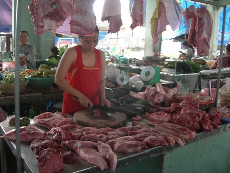 Xăng tăng, giá thực phẩm vẫn ổn định