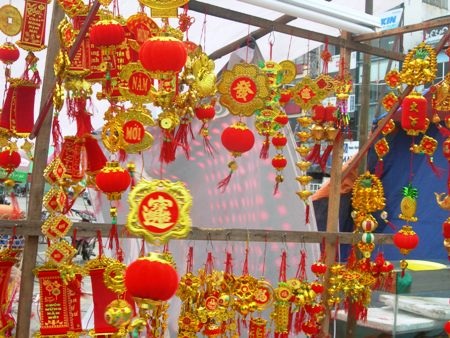 Rộn ràng hàng trang trí Tết - 5