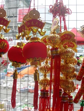 Rộn ràng hàng trang trí Tết - 6