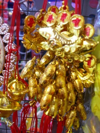 Rộn ràng hàng trang trí Tết - 8