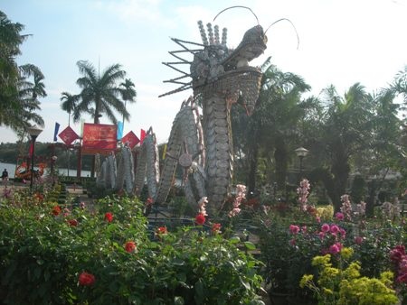 Ngắm ba con rồng "khủng" tại hội hoa xuân - 9