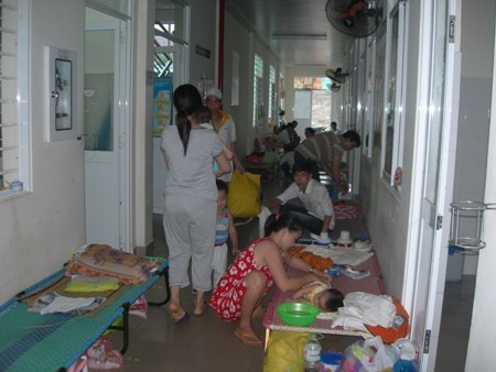 Đà Nẵng: Quá tải bệnh nhi vì nắng nóng như “đổ lửa”