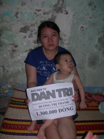 Quà nhân ái đến với cháu bé 18 tháng tuổi bị u máu, - 1