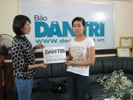 Gần 10 triệu đồng đến với hai chị em mồ côi cả cha lẫn mẹ