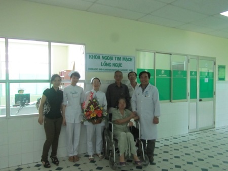 Cứu sống bệnh nhân vỡ động mạch chủ vào thực quản - 1 Cứu sống bệnh nhân vỡ động mạch chủ vào thực quản