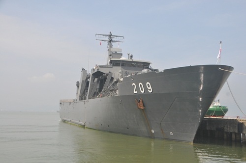 Tàu hải quân Singapore