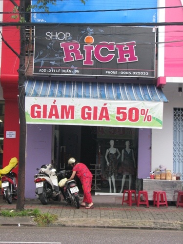 Phổ biến là giảm giá đến 50% 