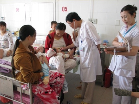 Thời tiết thay đổi, bệnh hô hấp ở trẻ tăng