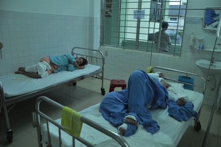 Hai vợ chồng anh Lộc, chị Phúc đang điều trị tại Bệnh viện Đà Nẵng