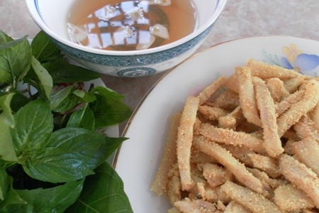 Thịt lợn trộn thính