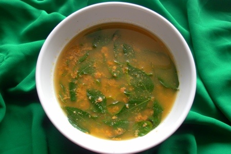 Canh cua đồng nấu lá ớt cay