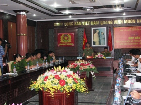 Ban tổ chức giới thiệu về Hội nghị SOMTC 13 tại buổi họp báo sáng 17/6