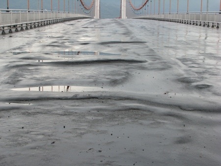 Mặt cầu bị xô dồn dạng sống trâu