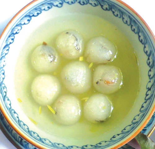 Chè bột lọc thịt heo quay - món ngon mà lạ - 1 Chè bột lọc thịt heo quay - món ngon mà lạ