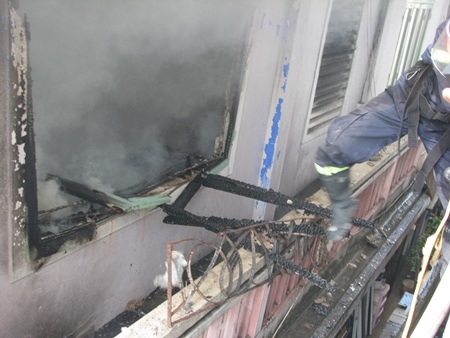 Cháy gây khói um tùm