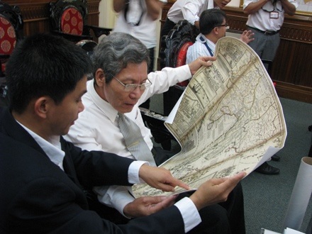 Nhà trưng bày Hoàng Sa là nơi trưng bày 