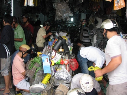 Chọn mua đinh, ốc vít để đóng lại mái tôn