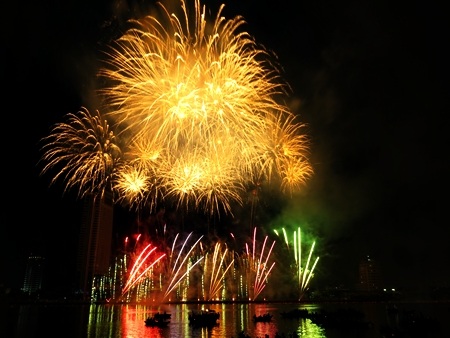 Đà Nẵng bắn 2.000 quả pháo hoa vào đêm giao thừa Tết Giáp Ngọ