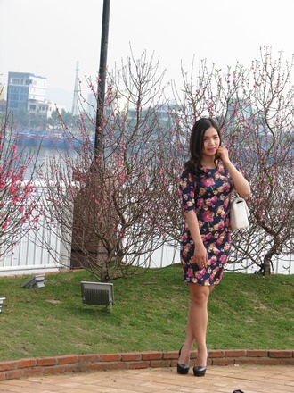 Bên những cây đào