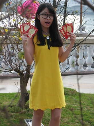 Những cô gái xinh tươi trong nắng xuân