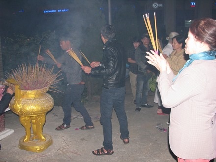 Đổ xô đi xin lộc, xin xăm đầu năm