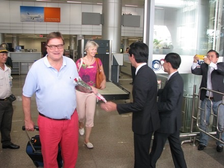 Các vị khách đều rất vui khi mình là những vị khách đầu tiên được xông đất Đà Nẵng