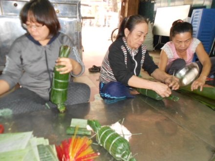 Những đòn chả phục vụ nhu cầu ăn Tết của người dân