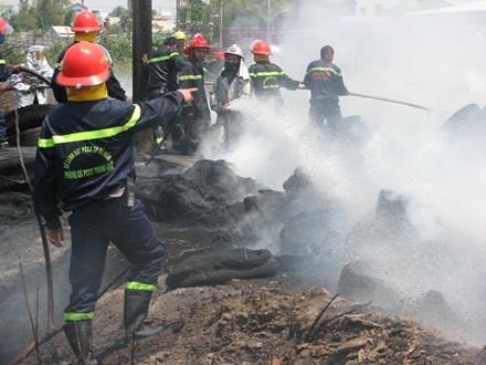 Hơn 50 cán bộ, chiến sĩ đã được huy động...