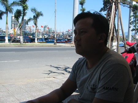 Anh Vũ cho biết, dù tình hình khó khăn nhưng các ngư dân vẫn quyết tâm bám biển