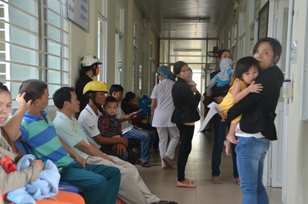 Các bệnh nhi bị sởi đang điều trị tại Bệnh viện Phị sản - Nhi Đà Nẵng