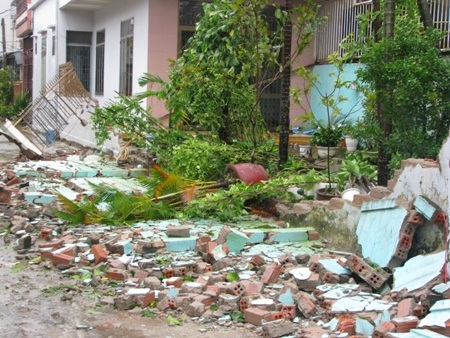 Bão số 11 gây nhiều thiệt hại cho người dân Đà Nẵng