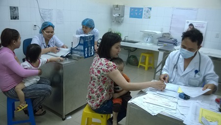 Còn hơn 400.000 trẻ em dưới 6 tuổi chưa được cấp thẻ BHYT - 1 Còn hơn 400.000 trẻ em dưới 6 tuổi chưa được cấp thẻ BHYT