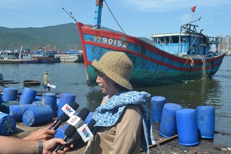 Bà Hoa cũng muốn giữ lại con tàu để làm bằng chứng tố cáo tội ác của Trung Quốc