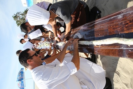 Và gần 100 vị khách quốc tế