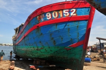 Chủ tàu và các ngư dân tàu ĐNa-90152 tại buổi gặp mặt