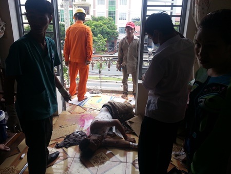 Nạn nhân bị điệng giật sém phần bụng và ngực