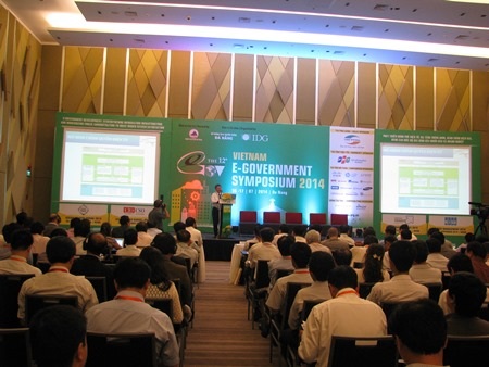 Quanh cảnh hội thảo