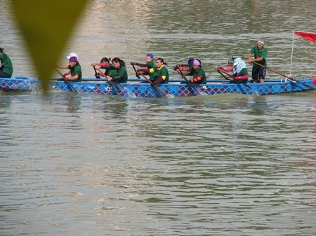 Mỗi đội mỗi vẻ