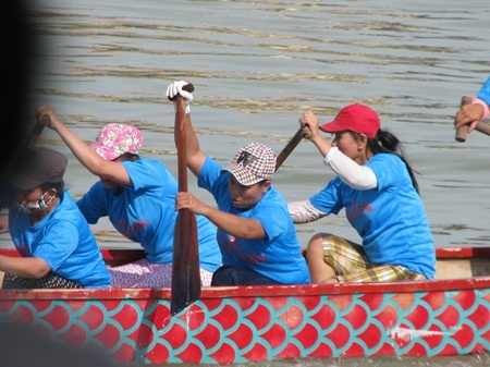 Mỗi đội mỗi vẻ