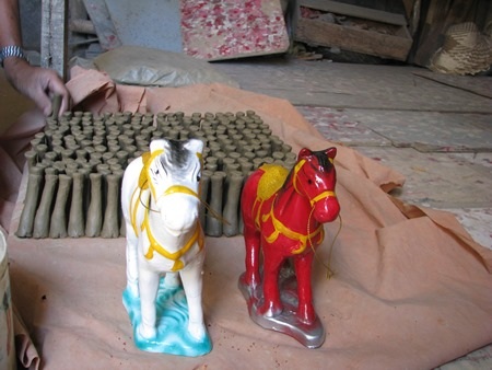 Hai chú ngựa đã hoàn thành 