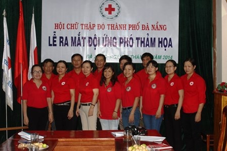 Thành lập Đội ứng phó thảm họa Hội chữ thập đỏ TP Đà Nẵng - 1 Đội ứng phó thảm họa Hội chữ thập đỏ TP Đà Nẵng ra mắt