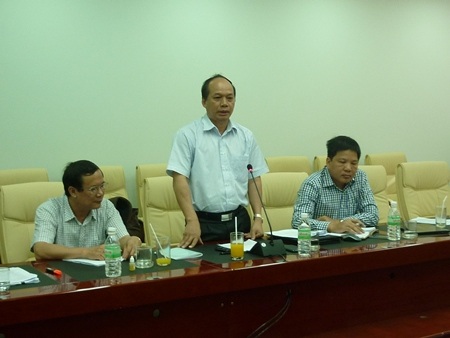 Thứ trưởng Vũ Văn Tám phát biểu tại buổi làm việc